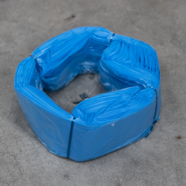 Sacchi in plastica blu per la raccolta dei rifiuti